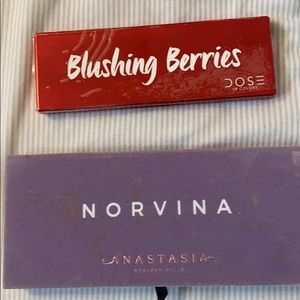 2 eyeshadow palettes